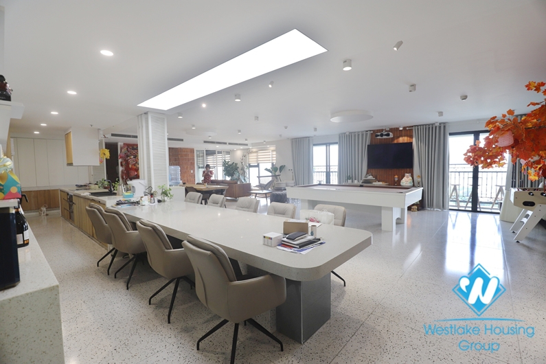 Large size apartment 4 bedrooms for rent at D' Leroi soleil Xuan Dieu.